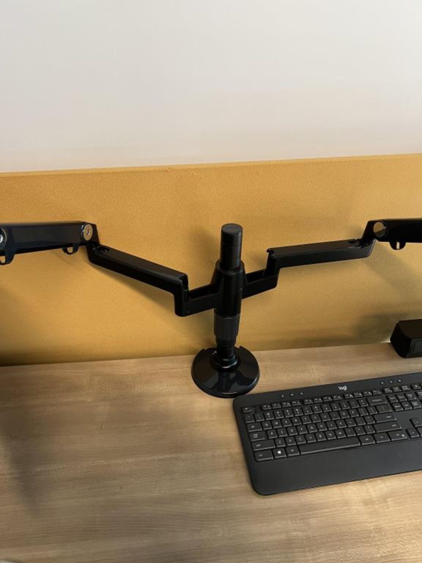 AMQ Height Adjustable Workstation - Image 5 of 7