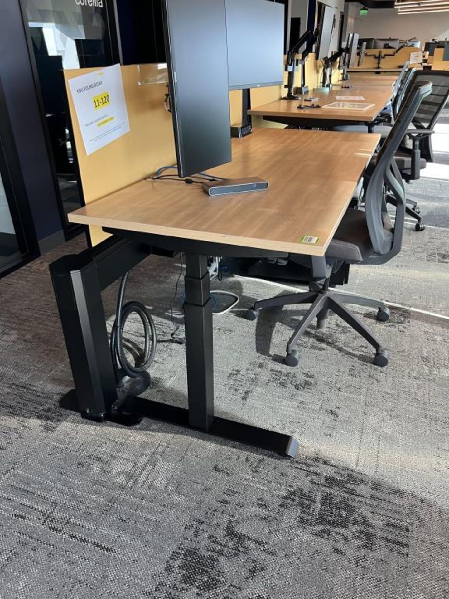 AMQ Height Adjustable Workstation - Image 3 of 9