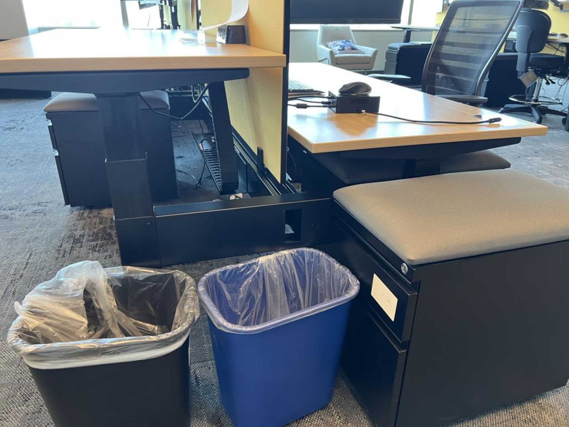AMQ Open Plan Bench Workstations - Image 4 of 18