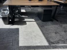 AMQ Height Adjustable Workstation