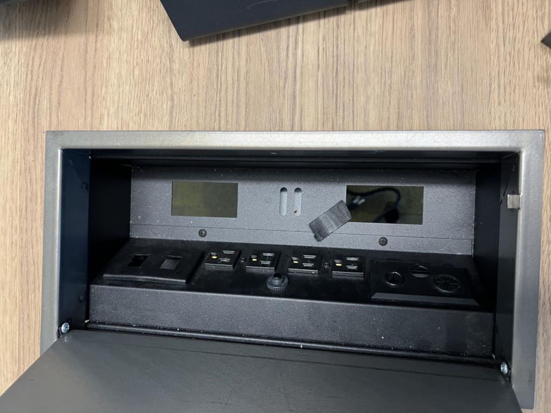 Conference Room - Image 3 of 4