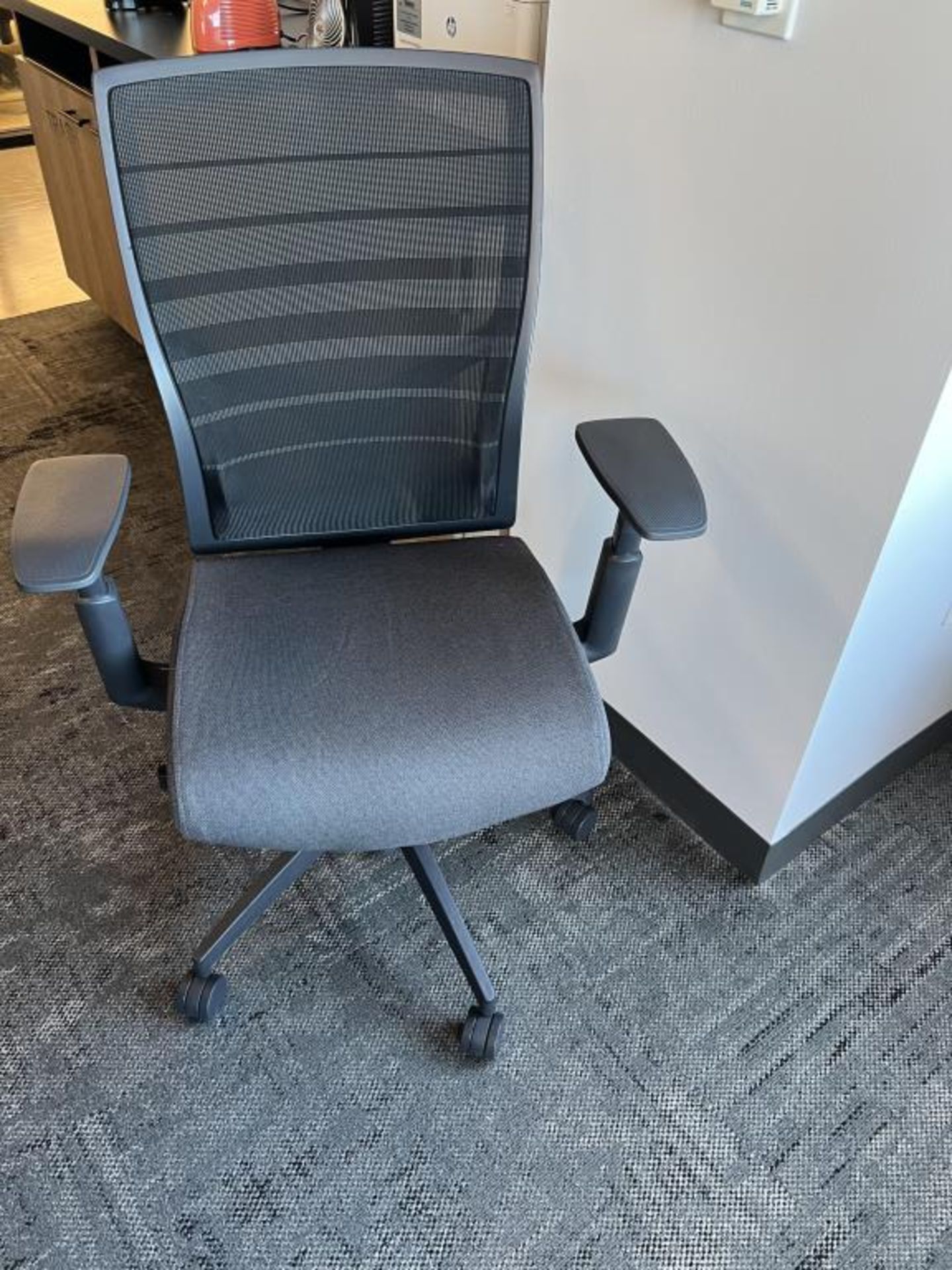 AMQ Open Plan Bench Workstations - Image 9 of 9