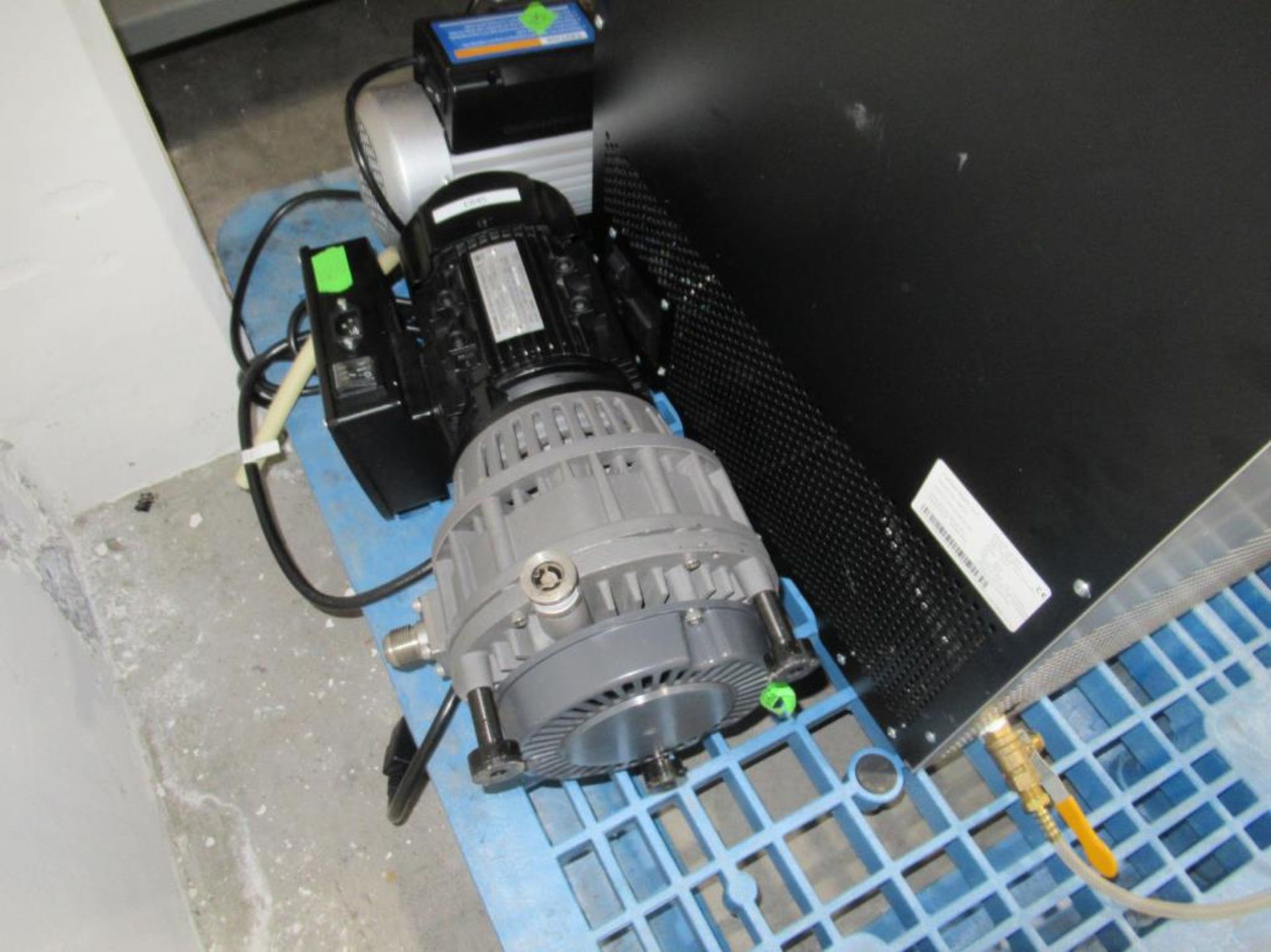 HarvestRight Freezer Dryer - Image 4 of 9