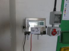 1, Marsden Platform Pallet Weigh Scale with 1-100SS Digital Read Out and 2000 kg Capacity