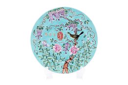 A DAYAZHAI STYLE FAMILLE ROSE TURQUOISE GROUND SAUCER