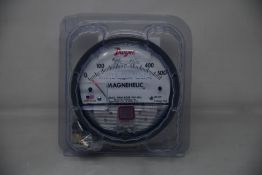 An as new Dwyer 2000 Series Magnehelic Differential Pressure Gauge (2000-500PA).