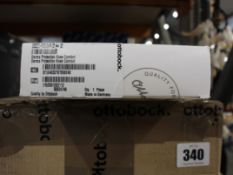 Six boxed as new Ottobock derma protection knee comfort (REF: 453A2).