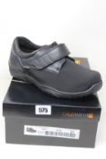 A pair of boxed as new Calzamedi 2091 Adaptable Shoes in black (EU 44).