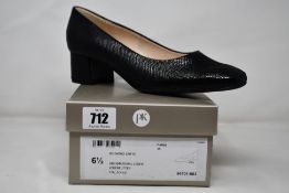 A pair of women's boxed as new Peter Kaiser Pammi Heels Notte (6.5).