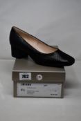 A pair of women's boxed as new Peter Kaiser Pammi Heels Notte (5.5).