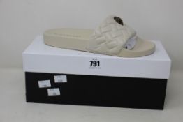 A pair of as new Kurt Gieger SS21 Meena Eagle slides in Bone (Size 39).