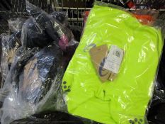 A quantity of men's/women's assorted Asics sports wear (Various sizes) (Approximately 20 items).