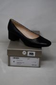 A pair of women's boxed as new Peter Kaiser Pammi Heels Notte (6).