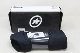 A pair of as new Assos Dyora RS Summer Bib shorts in Black Series (Size M).