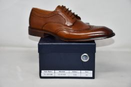 A pair of men's boxed as new Paolo Vandini Gerard Leather Brogues in tan (EU44).