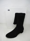 A pair of as new Blue Velvet Shoes Simona LB65 stretch suede knee-high boots (RRP £399.99) (Size: