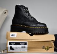 A pair of women's boxed as new Dr Martins Sinclair Ankle Boots in black (UK 3).