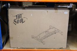 A TatSoul Oros 680LE client chair base.