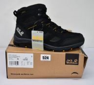 A pair of men's as new Jack Wolfskin Vojo 3 Texapore Mid boots (UK 9).
