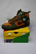 A pair of as new Nike SB Dunk High Pro QS (UK 8.5).