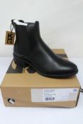 A pair of Kurt Geiger Vegan Taxon2 black ankle boots (Size 39 UK 6).