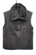 A women's SHAKY black Gilet, detachable fur collar with tags (Size Unknown).