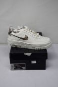 A pair of women's as new Nike Air Force 1 Pixel (SE) (UK 5.5).