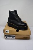A pair of women's boxed as new Dr Martins Sinclair Ankle Boots in black (UK 3).