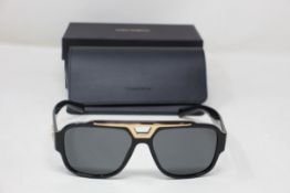 A pair of men's as new Dolce and Gabbana Pilot Sunglasses in Black (REF: DG4389, EAN:
