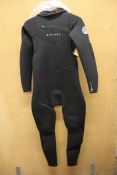 An as new Rip Curl Dawn Patrol Hood 54GB C/Zip Wet Suit in black M (WSM9BM).