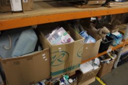 A large quantity of miscellaneous pet related items (Mainly dog) to include Trixie Cuddly Caves,