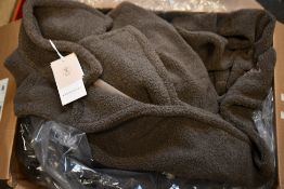 Five as new Rino & Pelle Faux Shearling Waistcoats (Sizes 1x 36, 2x 38 and 2x 40).