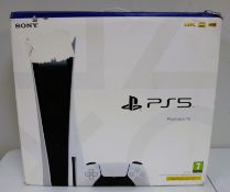 A boxed as new Sony PlayStation 5 Disk Edition (M/N: CFI-1116A EAN: 711719828693) (Box opened, cosme