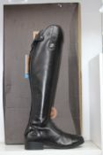 A pair of women's Dublin Equestrian Galtymore Tall Field Boots - Black (UK 5, Item as new but has
