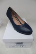 Twelve pairs of women's as new No Doubt Low Heel Court Shoes - Dark Blue (All EU 39).