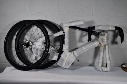 An as new Orro Venturi STC Di2 R400DB Road Bike 2023, Blue/Silver Gloss