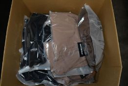 A large quantity of women's as new Islamic clothing from Youmadame