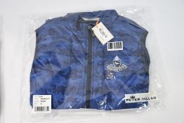 A Peter Millar hyper light vest, blue camouflage (Size S)