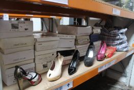 A quantity of women's assorted as new shoes (Approximately 45 pairs).