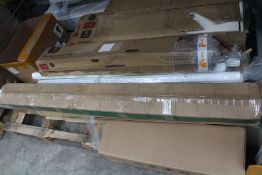 Miscellaneous electrical items to include (mostly lighting related).