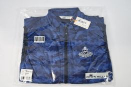 A Peter Millar hyper light vest, blue camouflage (Size M)
