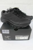 A pair of men's boxed as new Arcteryx Aerios FL GTX - Black/Pilot (UK 8).