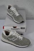 A pair of men's as new Saucony Originals Shadow 6000 Trainers in Grey (Size UK 10).