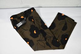 An as new Luisa Cerano Olive Printed Trousers, Size 34 628209/2473 3742