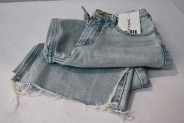 A pair of new Frame Legacy Chew Le High N Tight Wide Crop Jeans (Size 26)