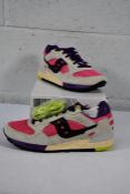 An as new pair of Saucony Originals Shadow 5000 in Beige/Pink, Size UK 7.