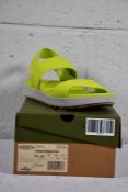 A pair of women's Keen Elle Backstrap Evening Primrose/Vapor (Size UK 6 EU 39).