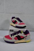 An as new pair of Saucony Originals Shadow 5000 in Beige/Pink, Size UK 7.5.
