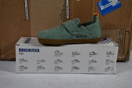 Five pairs of boxed as new Birkenstock Zernatt Hl Kids Beryl Slippers (1023088).