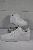 A pair of as new Nike Air Force 1 '07 Trainers in White, Size UK 8.